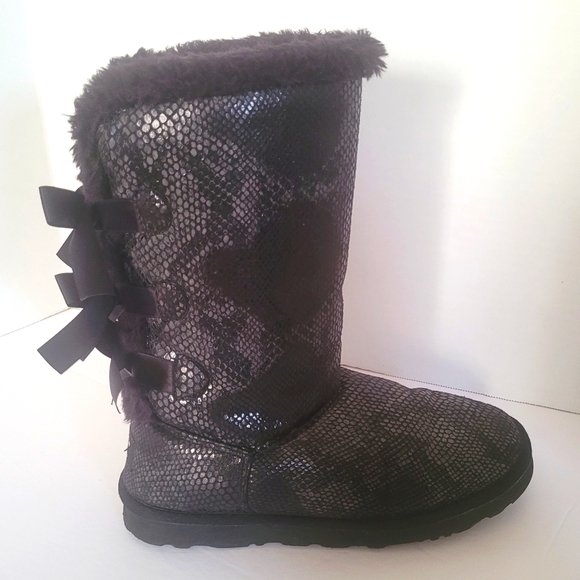 UGG Australia Snake Skin Pattern Bows Boots - Picture 3 of 14